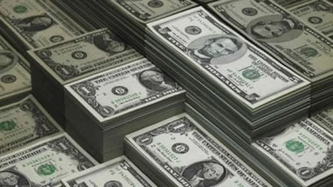 تجاوز سعر الدولار في البنوك المصرية حاجز الـ 50 جنيها لأول مرة